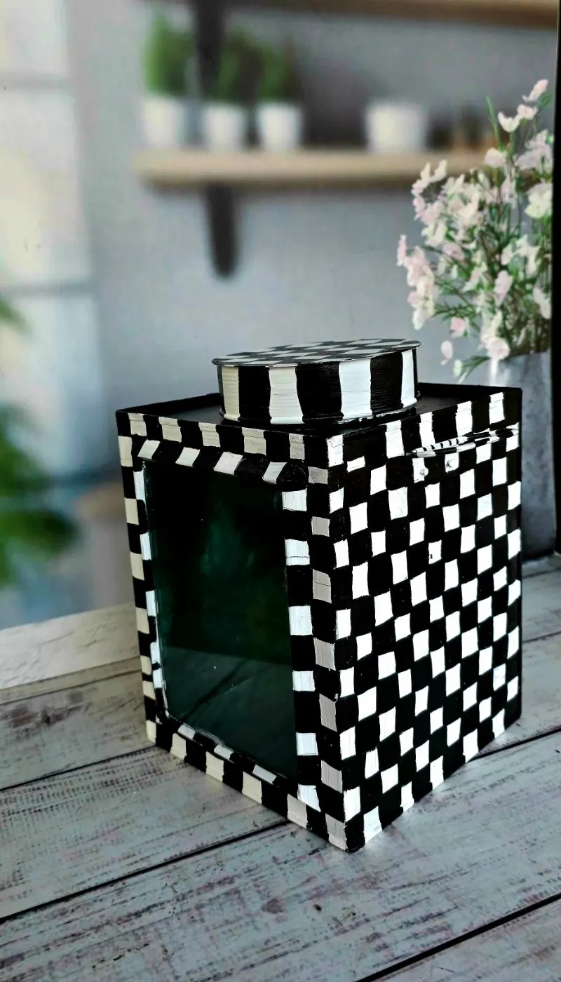 Checkered Aluminum Container/Murirtin(600.gm)