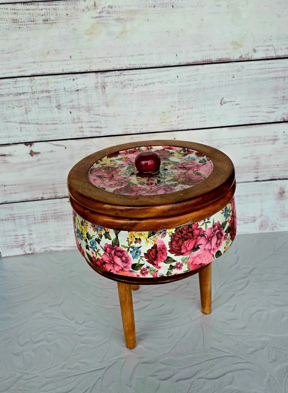 Floral Design Wooden Ruti Box